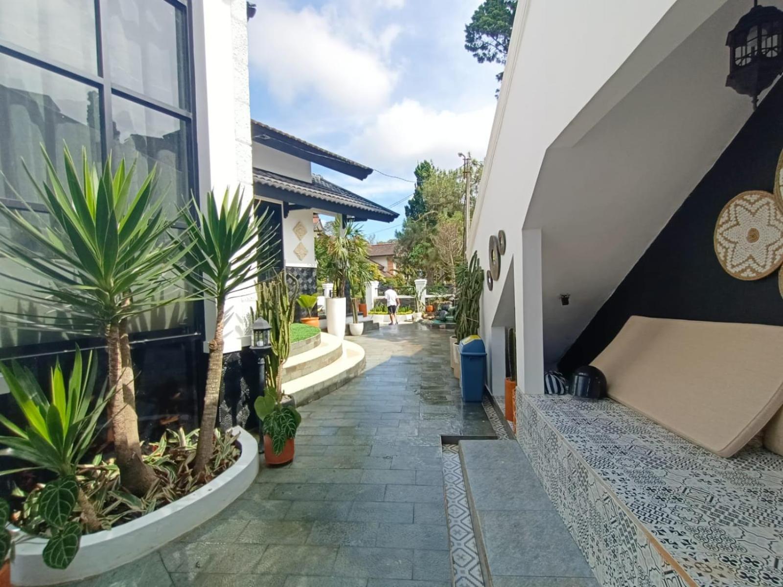 Villa Kota Bunga Malini 10 Cikundul Eksteriør billede